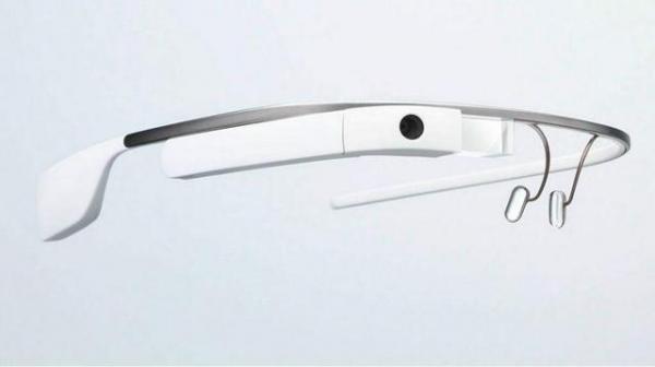 摘要]未来的 谷歌眼镜将会是一种更智能的可穿戴式设备,甚至成为